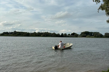 Verhuur Motorboot Boston Whaler Classic 11 Hardinxveld-Giessendam