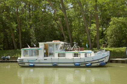 Charter Houseboat Pénichette Classique 935 W Dompierre-sur-Besbre