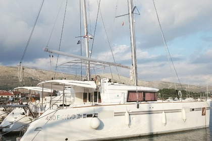 Rental Catamaran LAGOON 450 F BLUE BERRY Trogir