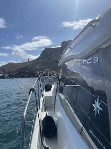 Perros-Guirec Motorboat Jeanneau NC9 alt tag text