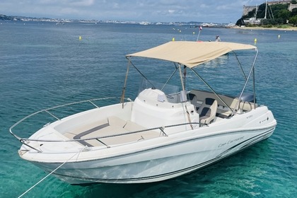 Charter Motorboat CAP CAMARAT 6.5 CC SERIE 2 Antibes