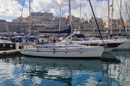 Hire Sailboat Bavaria Bavaria 40. Valletta