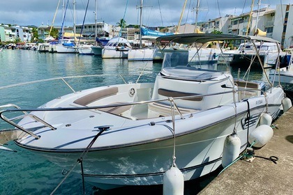 Location Bateau à moteur Jeanneau Cap Camarat 8.5 Cc Les Trois-Îlets