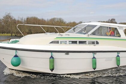 Hire Houseboat Standard Town Star Leitrim
