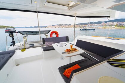 Charter Catamaran Lagoon-Bénéteau Lagoon 450 F - 4 + 2 cab. Marina Frapa