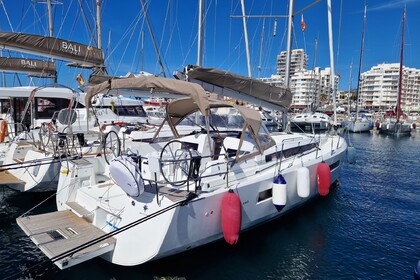 Hire Sailboat  JEANNEAU SO 440 Sant Antoni de Portmany