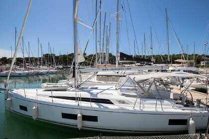 Location Voilier Bénéteau Oceanis 46.1 - 4 cab. Pomer