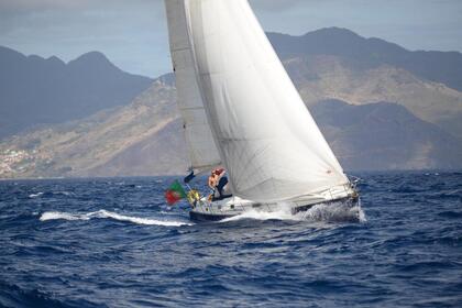 Rental Sailboat Beneteau Oceanis 411 Funchal