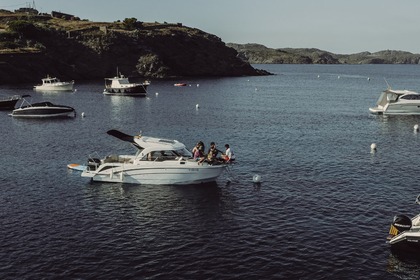 Charter Motorboat Beneteau Antares 8 OB Cadaqués