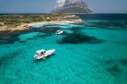 Hyra båt Motorbåt Robalo 760 Olbia