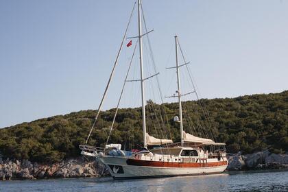 Aluguel Escuna Custom built gulet with a capacity of 12 Ketch Bodrum