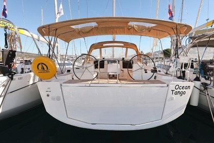 Hire Sailboat DUFOUR DUFOUR 460 GRAND LARGE Trogir