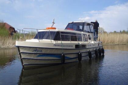 Rental Houseboats Low Cost Vistula Cruiser 30 SE Slesin
