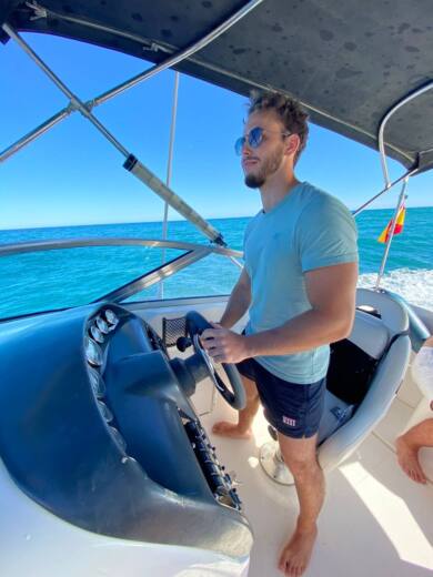 Fuengirola Motorboat Chaparral SUNESTA 233 alt tag text