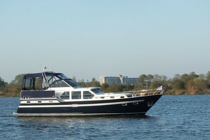Charter Houseboat Valk Kruiser 12.50 Sneek