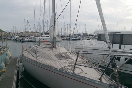 Hire Sailboat Beneteau FIRST 32 Les Sables-d'Olonne