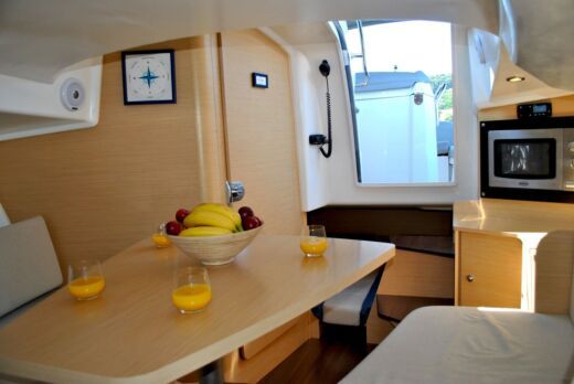 Motorboat Beneteau Flyer 850 Sun Deck Boot Grundriss