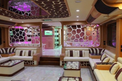 Charter Motor yacht АЗИМУТ АЗИМУТ Abu Dhabi