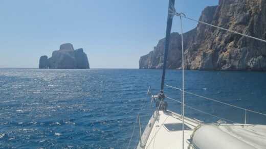 Cagliari Sailboat BAVARIA Bavaria 44 alt tag text