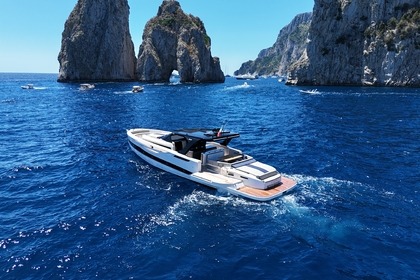 Rental Motorboat Cayman Yacht Cayman 54 wa Sorrento