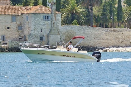 Hire Motorboat Mingolla Brava 22 Trogir