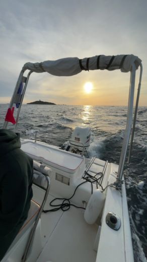 Six-Fours-les-Plages Motorboat Sessa Marine Key largo 19 alt tag text