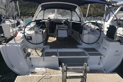 Noleggio Barca a vela BENETEAU OCEANIS 45 Furnari