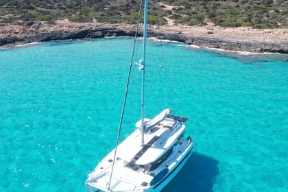 Aluguel Catamarã Robertson & Caine Leopard 50 Ilhas Baleares