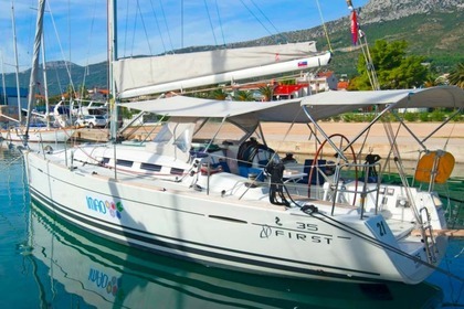 Charter Sailboat BENETEAU FIRST 35 Kaštel Gomilica