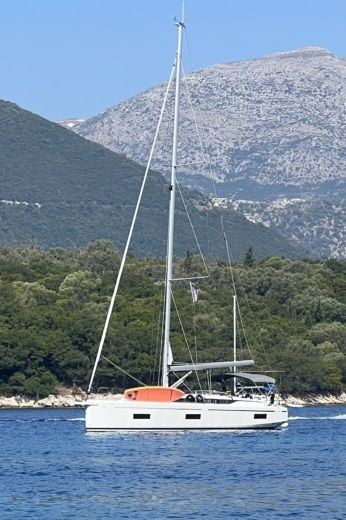 Lefkada Sailboat Bavaria C42 alt tag text