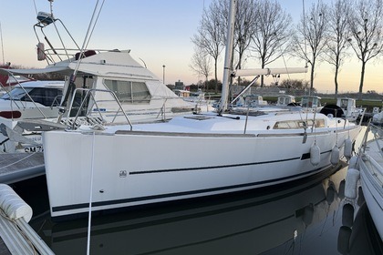 Charter Sailboat Dufour 350 Grand Large La Rochelle