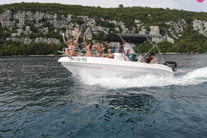 Hire Motorboat Blueline 19 Poreč