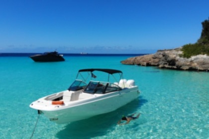 Rental Motorboat BOSTON WHALER 270 Marigot