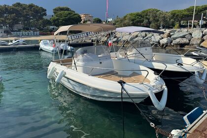 Charter Motorboat Jeanneau Cap camarat 555 Les Issambres