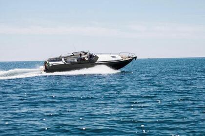 Hire Motorboat Magnum Marine 40 by Gianni Agnelli Capri edition Sorrento