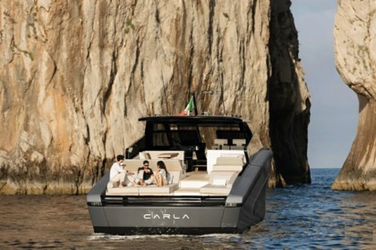 Location Yacht à moteur FIART P58 Amalfi