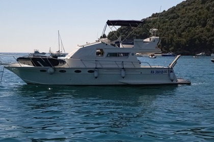 Charter Motorboat Della Pasqua Dc11s fly Fezzano