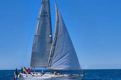 Hire Sailboat Nautor Swan 371 Baratti