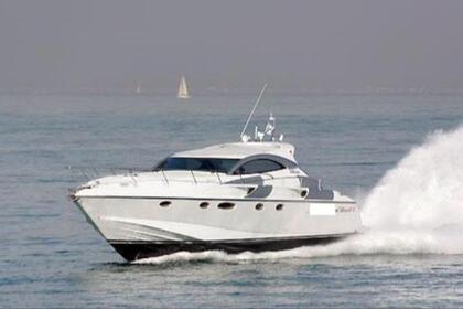 Noleggio Yacht a motore Rizzardi 50 OPEN Cannes