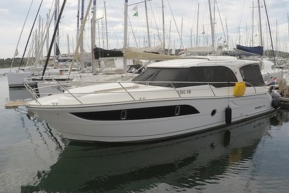 Charter Motorboat MAREX Marex 375 Šibenik
