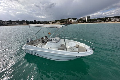 Rental Motorboat Jeanneau cap camarat 5.5 cc Palamós