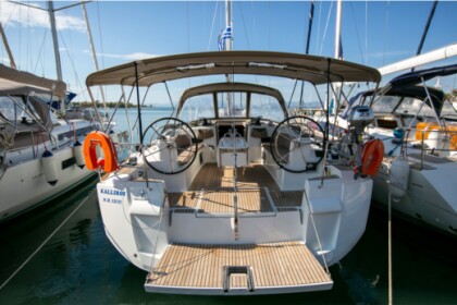 Hire Sailboat  Sun Odyssey 519 -  6 cabs Volos
