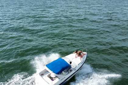 Alquiler Lancha Runner 260 Balneario Camboriú