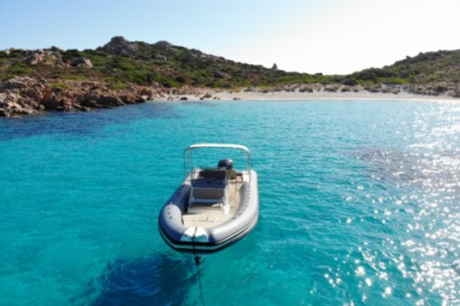 Hyra båt RIB-båt Joker Boat Clubman 26 Arzachena