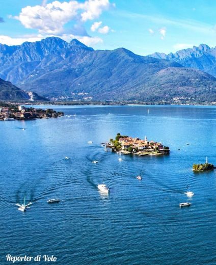 Stresa Motorboat VIDOLI TAXI BOAT - Lake Maggiore alt tag text