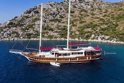 Hire Gulet Stylish Flybridge Jakuzi Gulet For Big Groups Marmaris