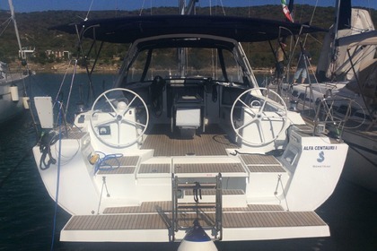 Rental Sailboat BENETEAU OCEANIS 45 Cugnana Verde