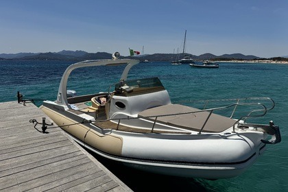 Hyra båt RIB-båt Revenger revenger cabin 25,50 Olbia