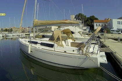 Hire Sailboat DUFOUR 335 Grand Large Šibenik