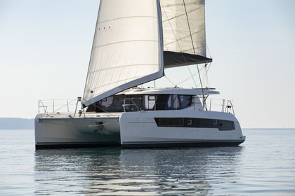 Location Catamaran Robertson & Caine Leopard 45 Split